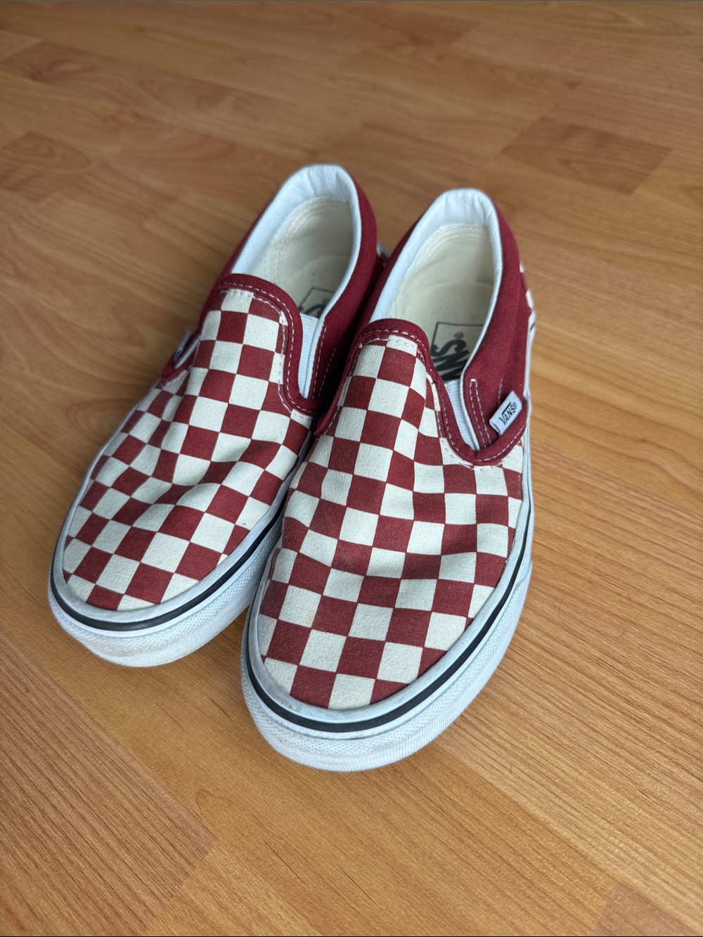 Vans unisex Mens women’s or kids Checkerboard Slip-On Sneakers in Maroon & White